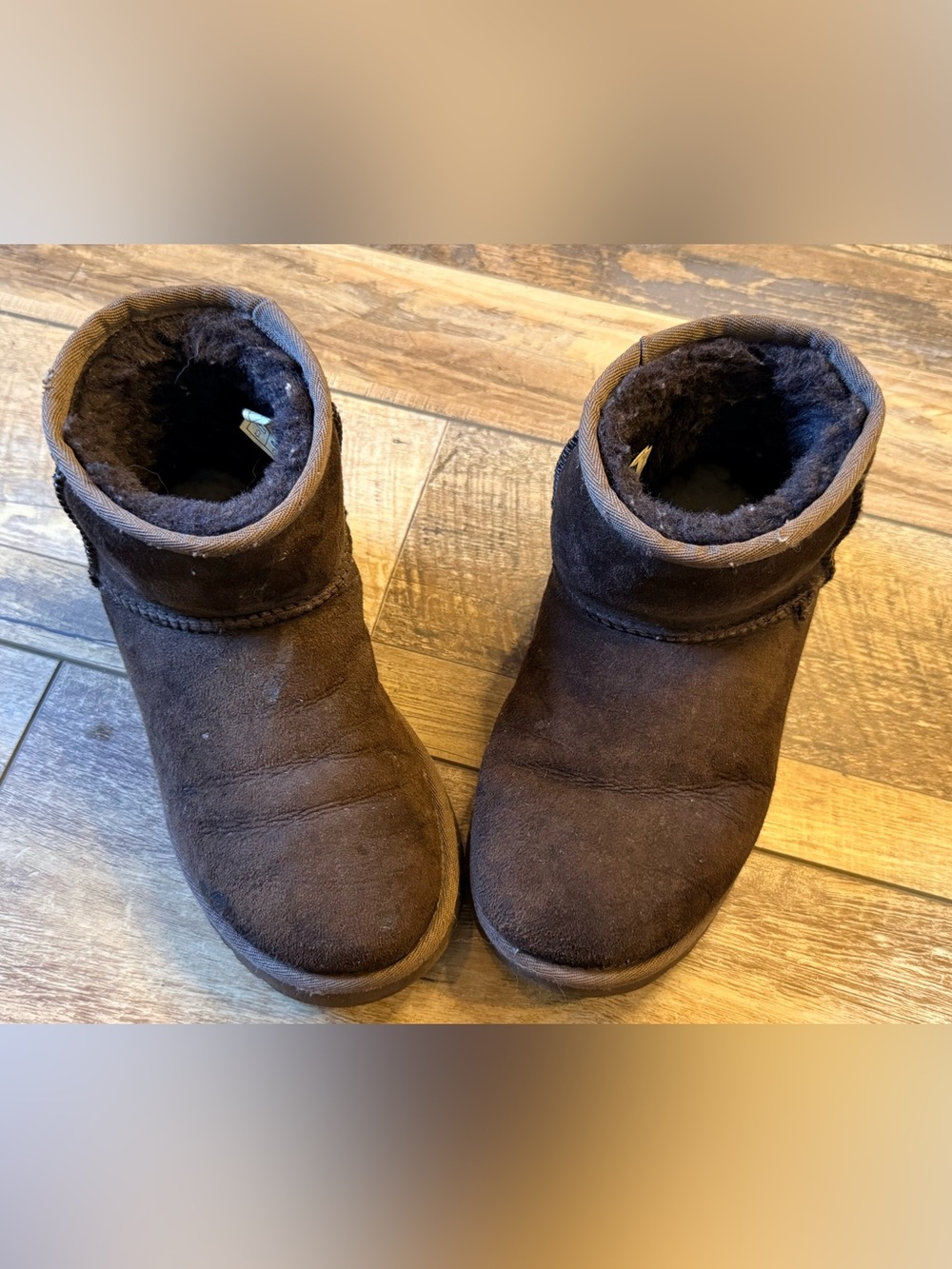 UGG - Classic Mini II Brown Suede Sheepskin Ankle Boots - size 6